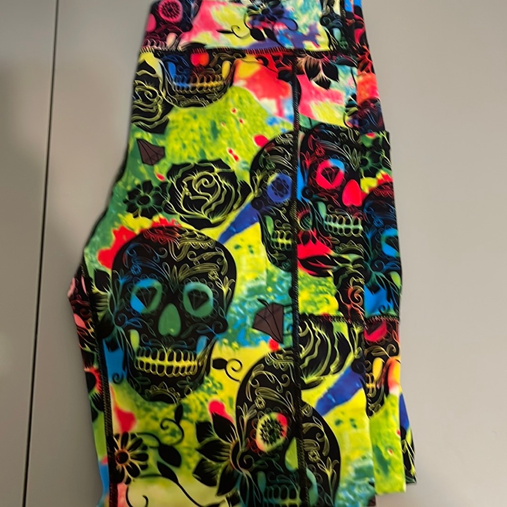 CVG tie dye skulls